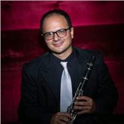 Profesor de clarinete y saxofón para todos los niveles, teoría musical a todos los niveles y piano nivel principiante